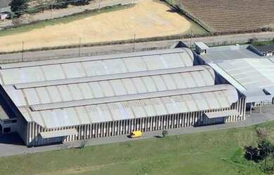 Imagem: O depósito possui 5 Vagas na garagem e 12232m² de Área e