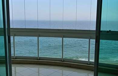 Imagem: O apartamento possui 2 Dormitórios, 3 Banheiros, 2 Vagas na