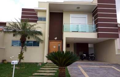 Imagem: A casa em condomínio possui 3 Dormitórios, 5 Banheiros, 4