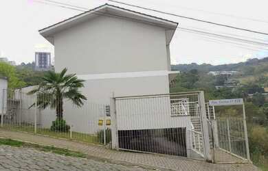 Imagem: A casa possui 2 Dormitórios, 1 Banheiro, 1 Vaga na garagem