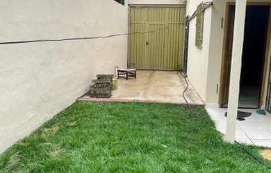 Imagem: A casa possui 2 Dormitórios, 1 Banheiro, 1 Vaga na garagem