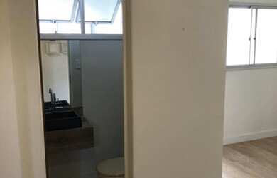 Imagem: O apartamento possui 1 Dormitório, 2 Banheiros, 1 Vaga na garagem