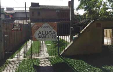 Imagem: A casa possui 3 Dormitórios, 4 Banheiros, 2 Vagas na garagem