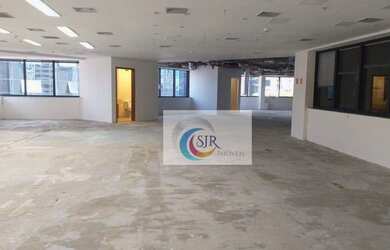 Imagem: O depósito possui 5 Vagas na garagem, 598m² de Área e Imóvel