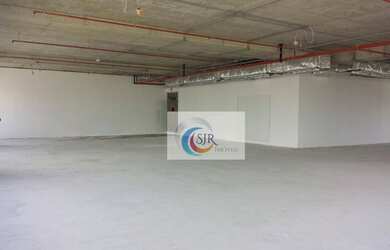 Imagem: O depósito possui 5 Vagas na garagem, 1.681m² de Área e