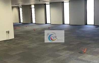 Imagem: O depósito possui 5 Vagas na garagem, 500m² de Área e está