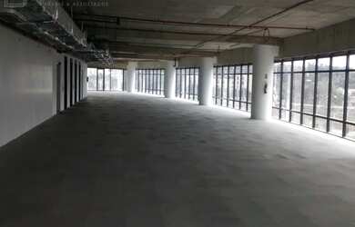 Imagem: O depósito possui 5 Vagas na garagem, 392m² de Área e está