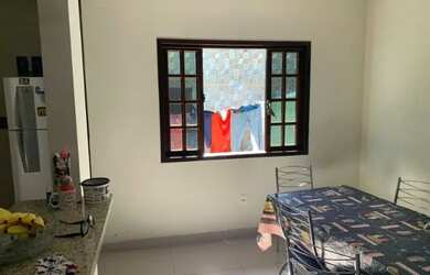 Imagem: A casa possui 3 Dormitórios, 3 Banheiros, 1 Vaga na garagem