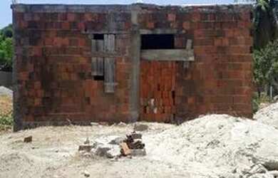 Imagem: A casa possui 2 Dormitórios, 2 Banheiros, 1 Vaga na garagem