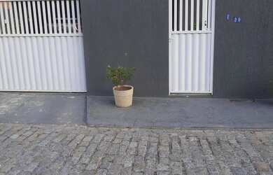 Imagem: A casa em condomínio possui 3 Dormitórios, 2 Banheiros, 2