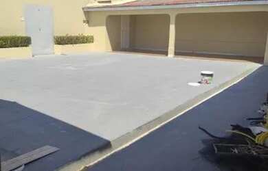 Imagem: A casa possui 4 Dormitórios, 3 Banheiros, 4 Vagas na garagem