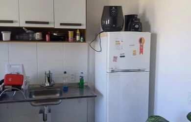 Imagem: O apartamento possui 2 Dormitórios, 1 Banheiro, 1 Vaga na garagem