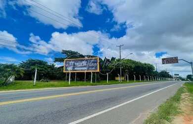 Imagem: O terreno possui 21.000m² de Área e está localizado em Marbella