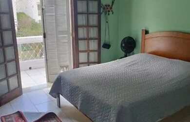 Imagem: A casa possui 2 Dormitórios, 2 Banheiros, 1 Vaga na garagem