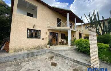 Imagem: A casa em condomínio possui 4 Dormitórios, 4 Banheiros, 4