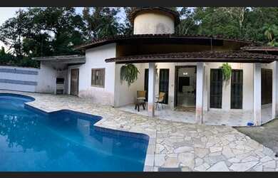 Imagem: A casa à venda possui 4 Dormitórios, 1 Banheiro e 700m² de