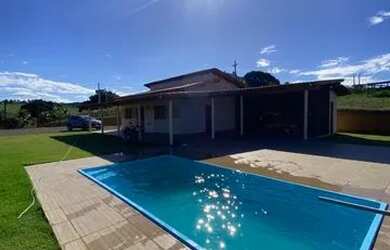 Imagem: A chácara possui 3.000m² de Área e está localizado em Timbuí