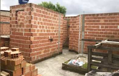 Imagem: A casa possui 2 Dormitórios, 1 Banheiro, 50m² de Área e