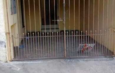 Imagem: A casa possui 1 Dormitório, 1 Banheiro, 1 Vaga na garagem