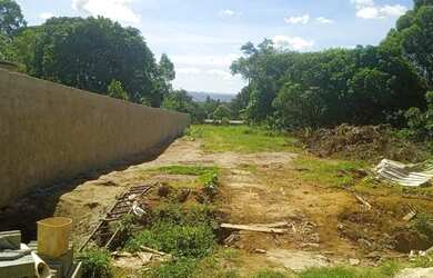 Imagem: A casa em condomínio possui 3 Dormitórios, 2 Banheiros, 3