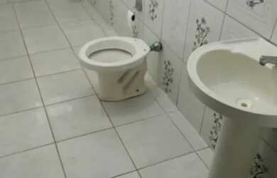 Imagem: A casa possui 2 Dormitórios, 1 Banheiro, 2 Vagas na garagem