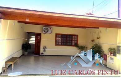 Imagem: A casa em condomínio possui 2 Dormitórios, 2 Banheiros, 1