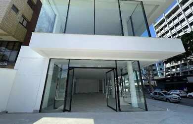 Imagem: O depósito possui 5 Vagas na garagem, 400m² de Área e está