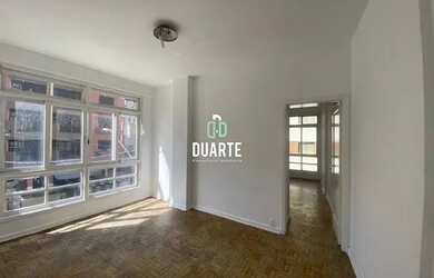 Imagem: O apartamento possui 1 Dormitório, 1 Banheiro, 1 Vaga na garagem