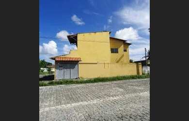 Imagem: A casa possui 4 Dormitórios, 4 Banheiros, 2 Vagas na garagem