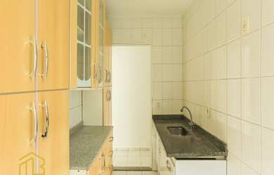 Imagem: O apartamento possui 2 Dormitórios, 1 Banheiro, 1 Vaga na garagem