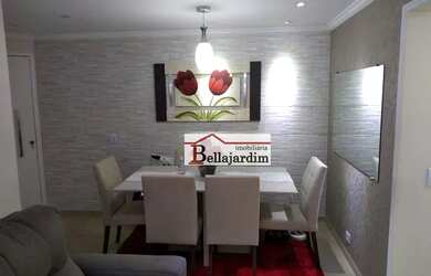 Imagem: O apartamento possui 3 Dormitórios, 1 Banheiro, 1 Vaga na garagem