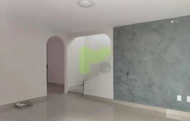 Imagem: A casa possui 3 Dormitórios, 3 Banheiros, 1 Vaga na garagem