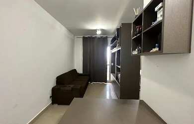 Imagem: O apartamento possui 1 Dormitório, 1 Banheiro, 1 Vaga na garagem