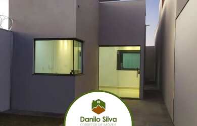 Imagem: A casa possui 2 Dormitórios, 1 Banheiro, 1 Vaga na garagem