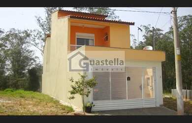 Imagem: A casa em condomínio possui 3 Dormitórios, 3 Banheiros, 4