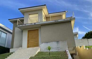 Imagem: A casa em condomínio possui 4 Dormitórios, 5 Banheiros, 4