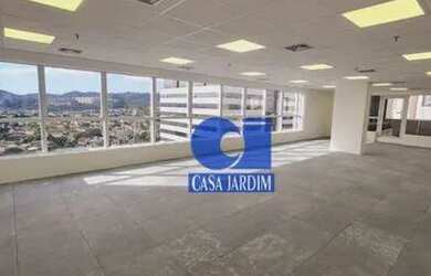 Imagem: O depósito possui 3 Vagas na garagem e 150m² de Área e está