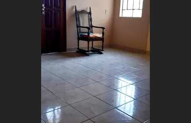 Imagem: A casa possui 3 Dormitórios, 1 Banheiro, 155m² de Área e