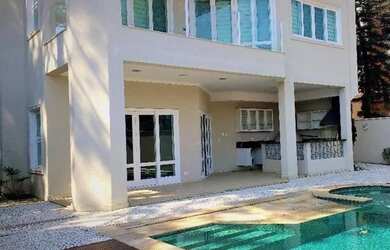 Imagem: A casa em condomínio possui 5 Dormitórios, 5 Banheiros, 5