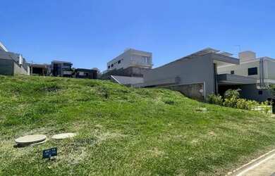 Imagem: O terreno possui 360m² de Área e está localizado em Jardins