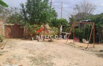 Imagem: A casa possui 3 Dormitórios, 1 Banheiro, 3 Vagas na garagem