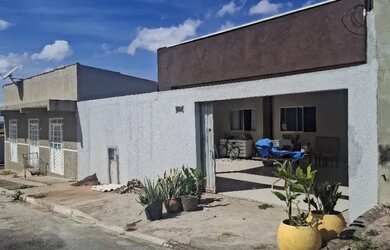 Imagem: A casa em condomínio possui 3 Dormitórios, 3 Banheiros, 2