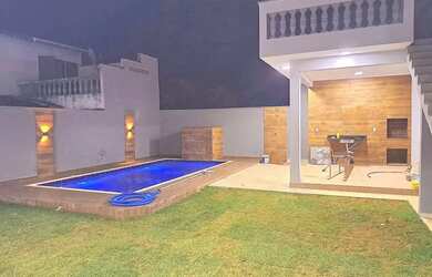 Imagem: A casa possui 3 Dormitórios, 2 Banheiros, Imóvel novo e está