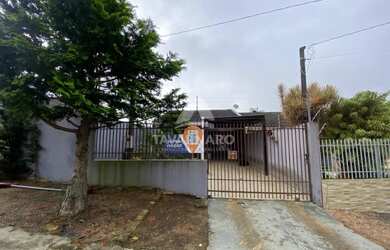 Imagem: A casa possui 2 Dormitórios, 1 Banheiro, 2 Vagas na garagem