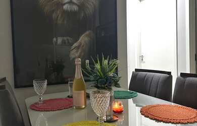 Imagem: O apartamento possui 2 Dormitórios, 1 Banheiro, 1 Vaga na garagem