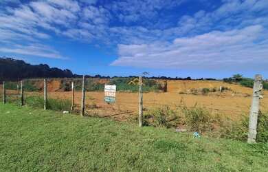 Imagem: O terreno possui 300m² de Área e está localizado em Praia