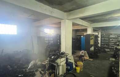 Imagem 6: Vende-se imóvel em Campinas de Pirajá ideal para comércio ou oficina