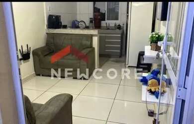 Imagem: A casa possui 2 Dormitórios, 2 Banheiros, 2 Vagas na garagem