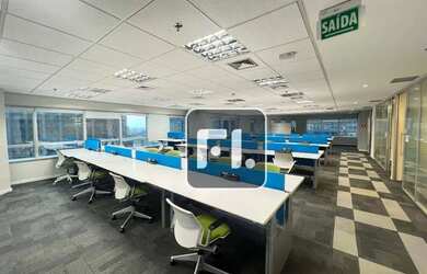 Imagem: O depósito possui 5 Vagas na garagem, 245m² de Área, Imóvel