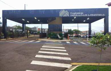 Imagem: A casa em condomínio possui 3 Dormitórios, 1 Banheiro, 1 Vaga